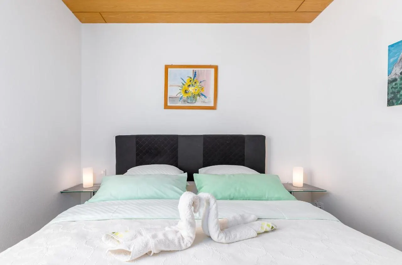 Apartmani Miki Vinkuran Croatia