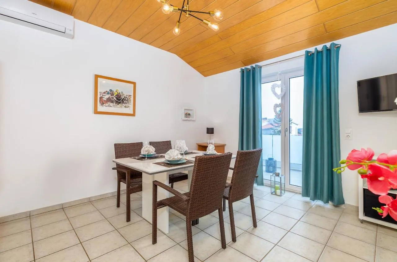 Apartmani Miki Vinkuran