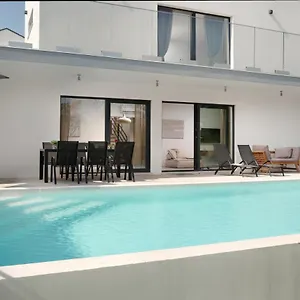  Villa Infinity Pool San